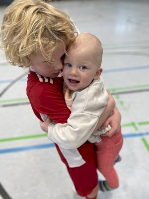 8BE38B13-EDF4-4685-A4C4-2BEAA6985404